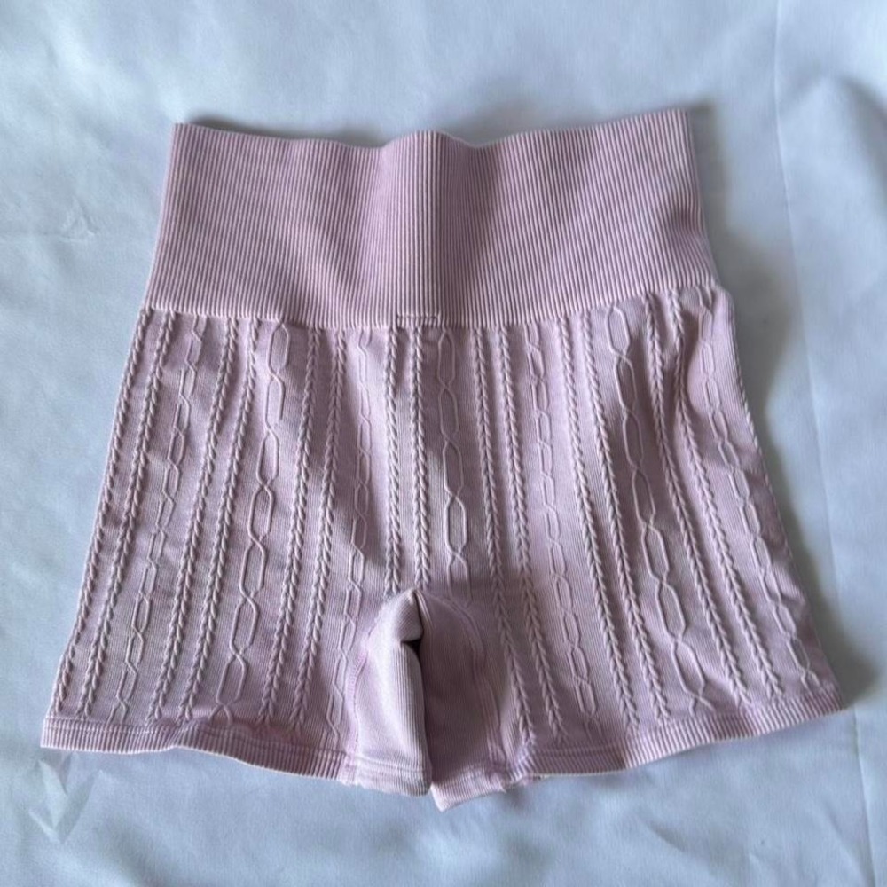 Alo Cable Knit Hot Short in Sugarplum Pink Size XS